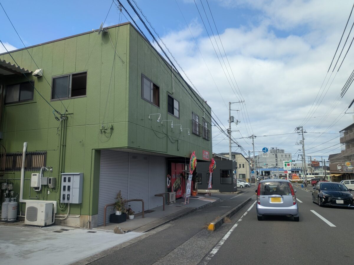 博多名物 びっくり焼亭 伊予本店|愛媛県伊予市