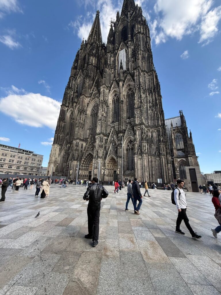 ケルン大聖堂は美しいです!!