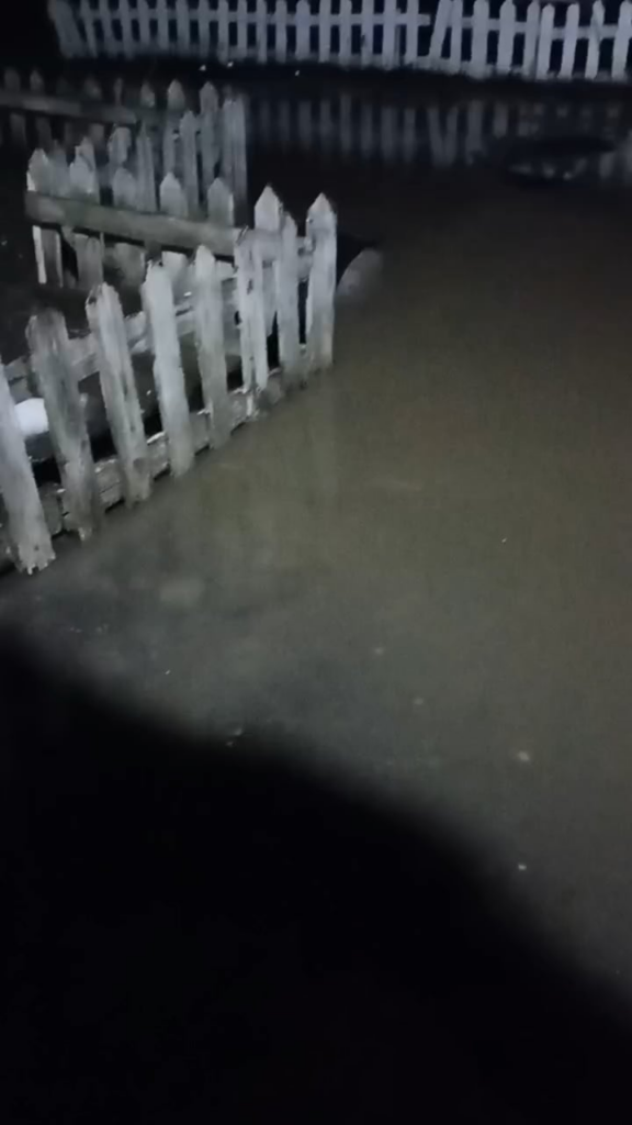 ロシア占領下のドネツク州マキイウカで下水システムが浸水