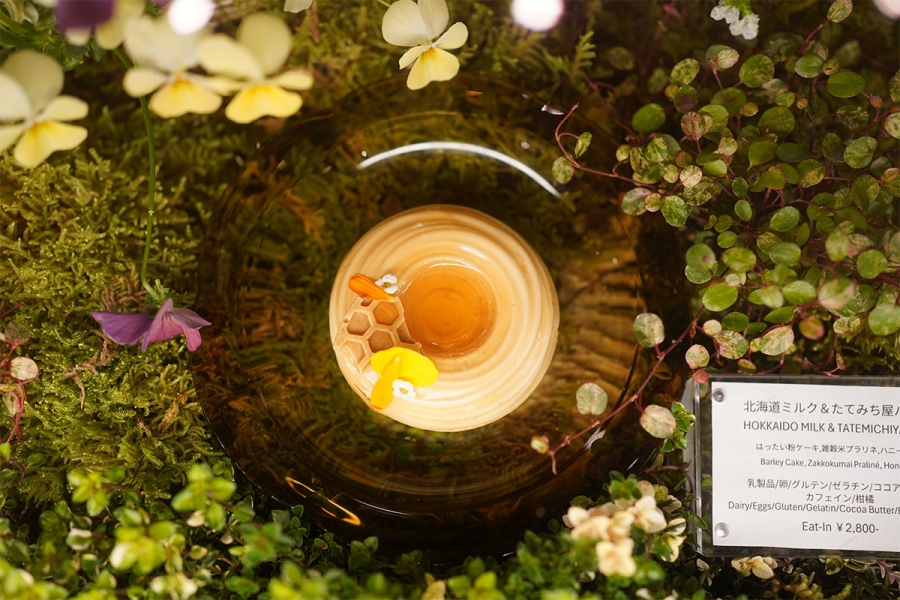 「カペラ京都」の「パティスリー」で販売するケーキ。写真は「北海道ミルク＆たてみち屋ハチミツ」（2800円）（3月22日撮影／Lmaga.jp）