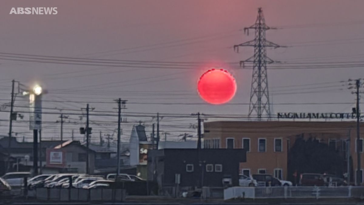 【視聴者投稿】好天の秋田市で撮影された鮮やかな夕日　微妙なグラデーションで”球体”に　29日　秋田