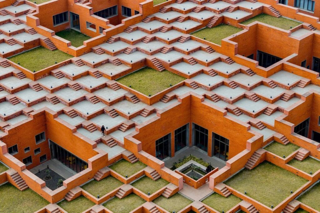 まるでスマホゲーム「Monument Valley」みたいな屋上庭園、インドの大学に出現 | Gadget Gate