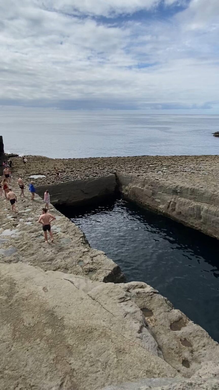 イニシュモアのワームホール