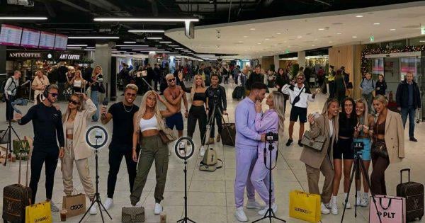 ドバイのインフルエンサーが「感動の帰国」動画を撮影し空港が圧倒される