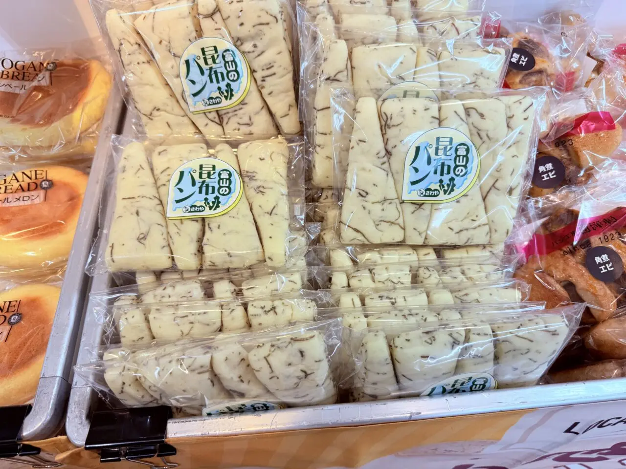 高知大丸で開催中の「さんのすけ厳選！パン＆スイーツフェス2026」の様子