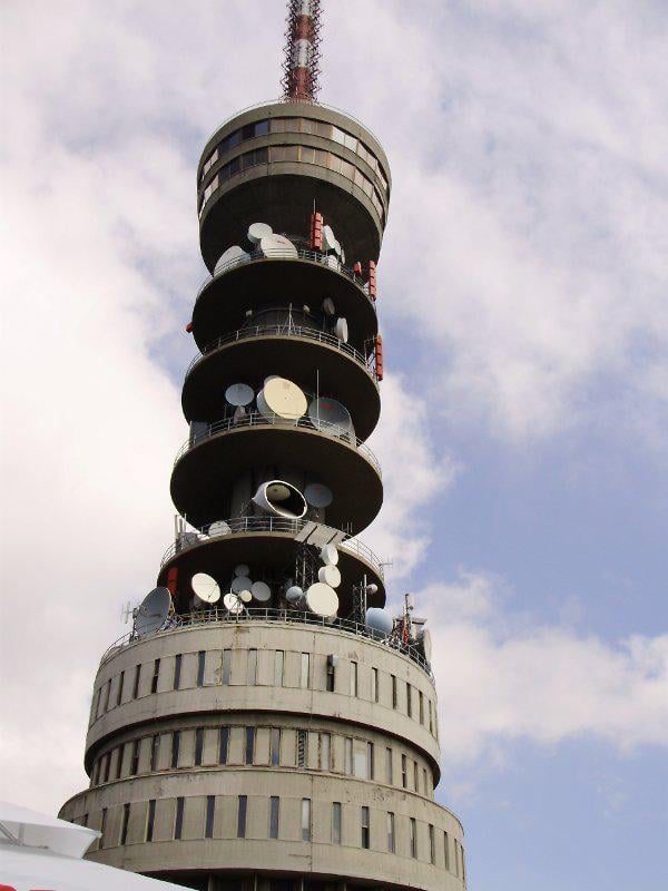 あなたの意見では、最悪のクロアチアのラジオはどれですか?なぜそれが Open Radio なのでしょうか?