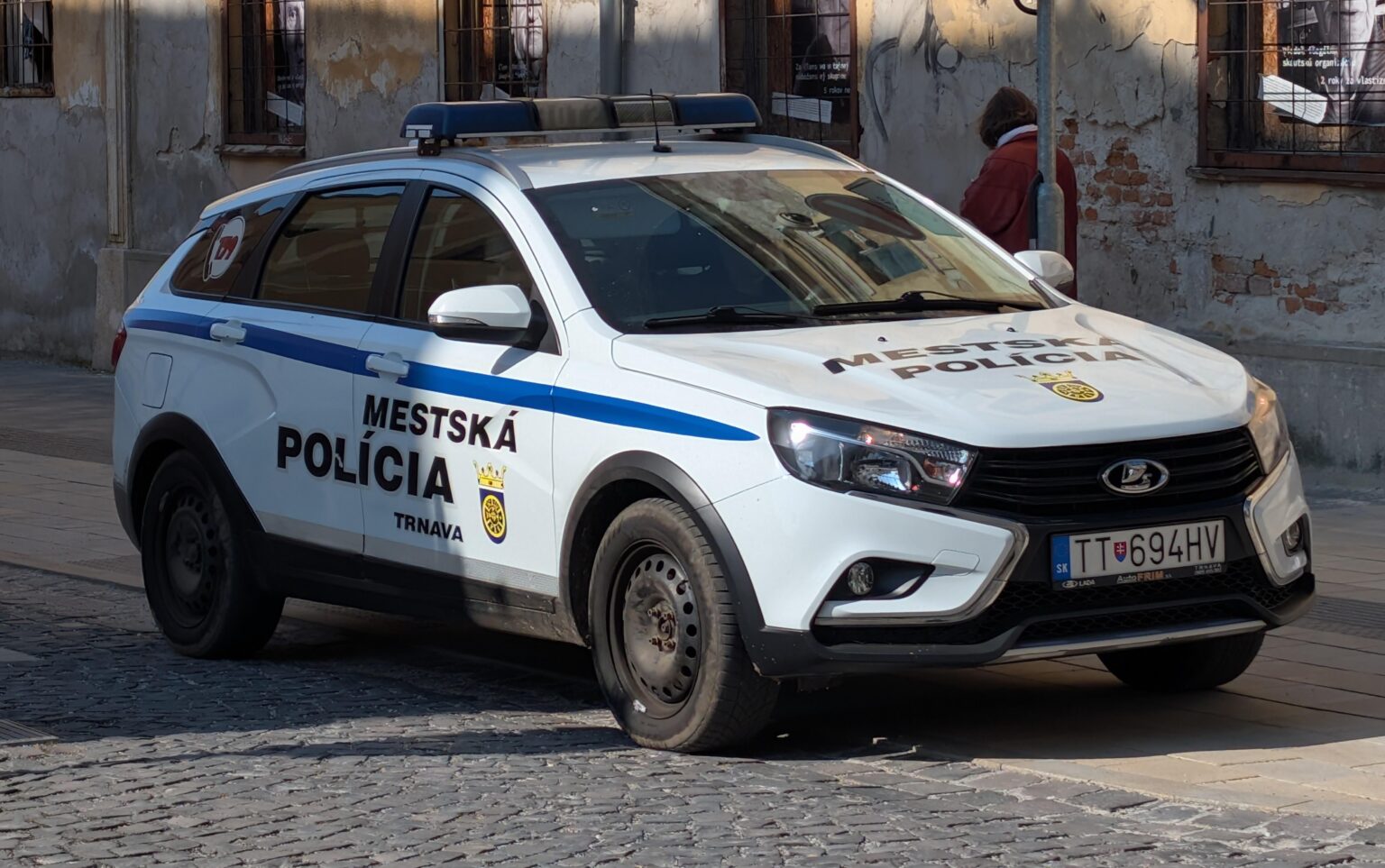 トルナヴァ市警察にはラーダ ベスタが所属していますが、どうやって選んだのでしょうか...