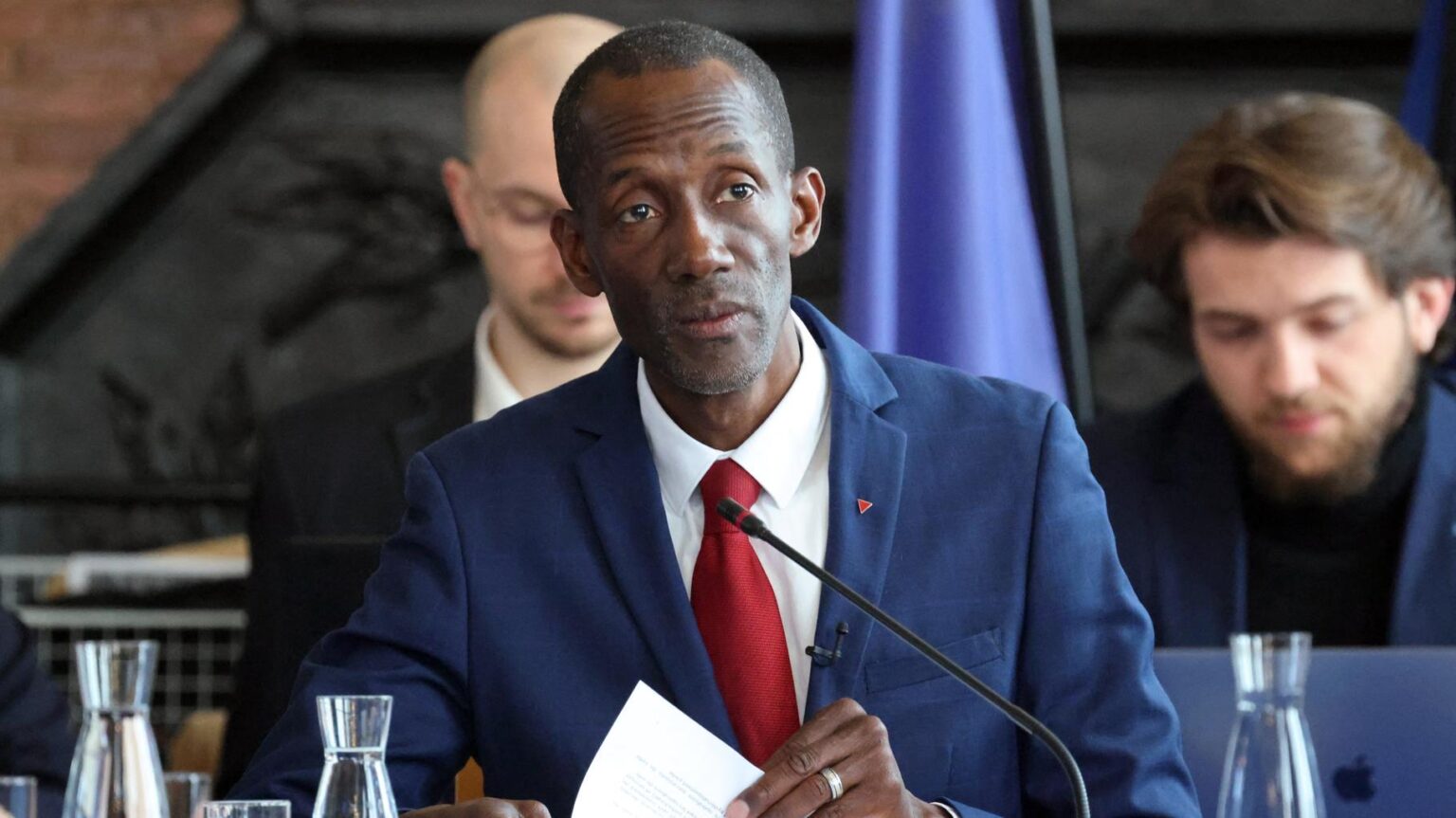 LFIの新ダーリン、バリー・バガヨコに不釣り合いな注目が集まったことが明らかにしたこと