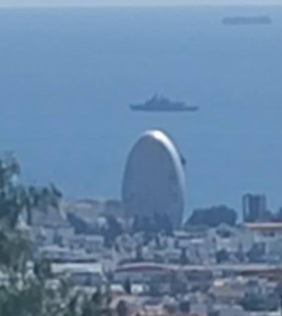 これは誰の軍艦ですか