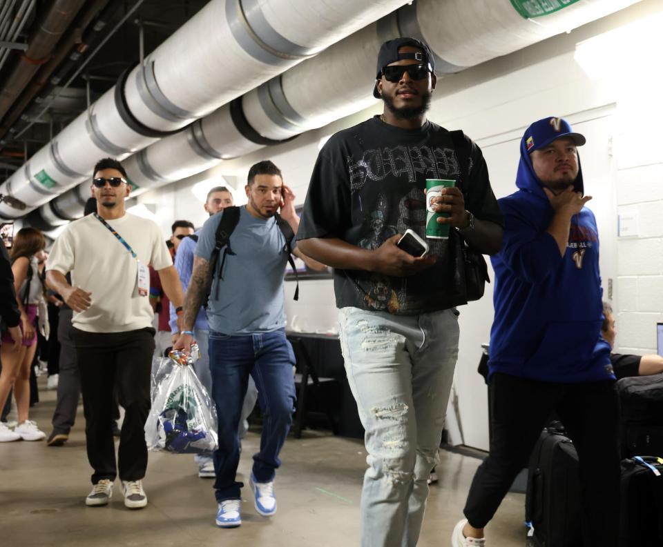 ＷＢＣ決勝 球場入り風景が対照的！ベネズエラは爆音ミュージック「士気は非常に高い」米国代表はお揃いのホッケーユニでクールに - デイリースポーツ