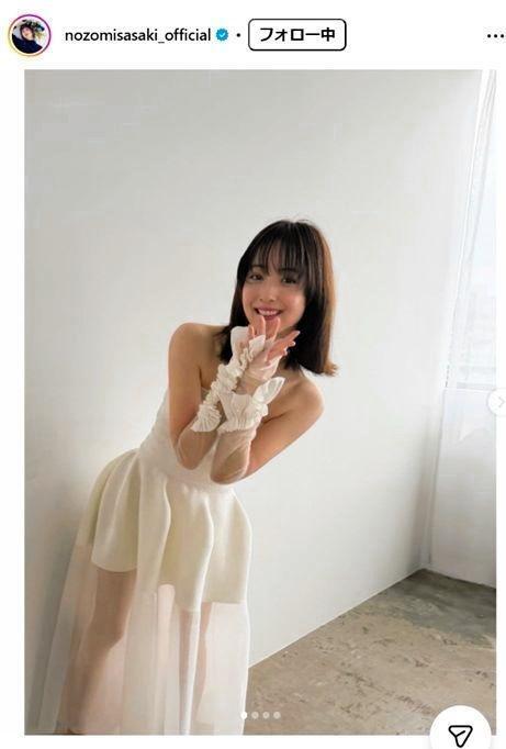 ネット降参「反則やろ」「逮捕されるぞ」佐々木希 髪切って最強ショートボブ＆凄い服 衝撃が過ぎる「綺麗すぎて意味わからん」「参りました」「若返り過ぎだ」 - デイリースポーツ