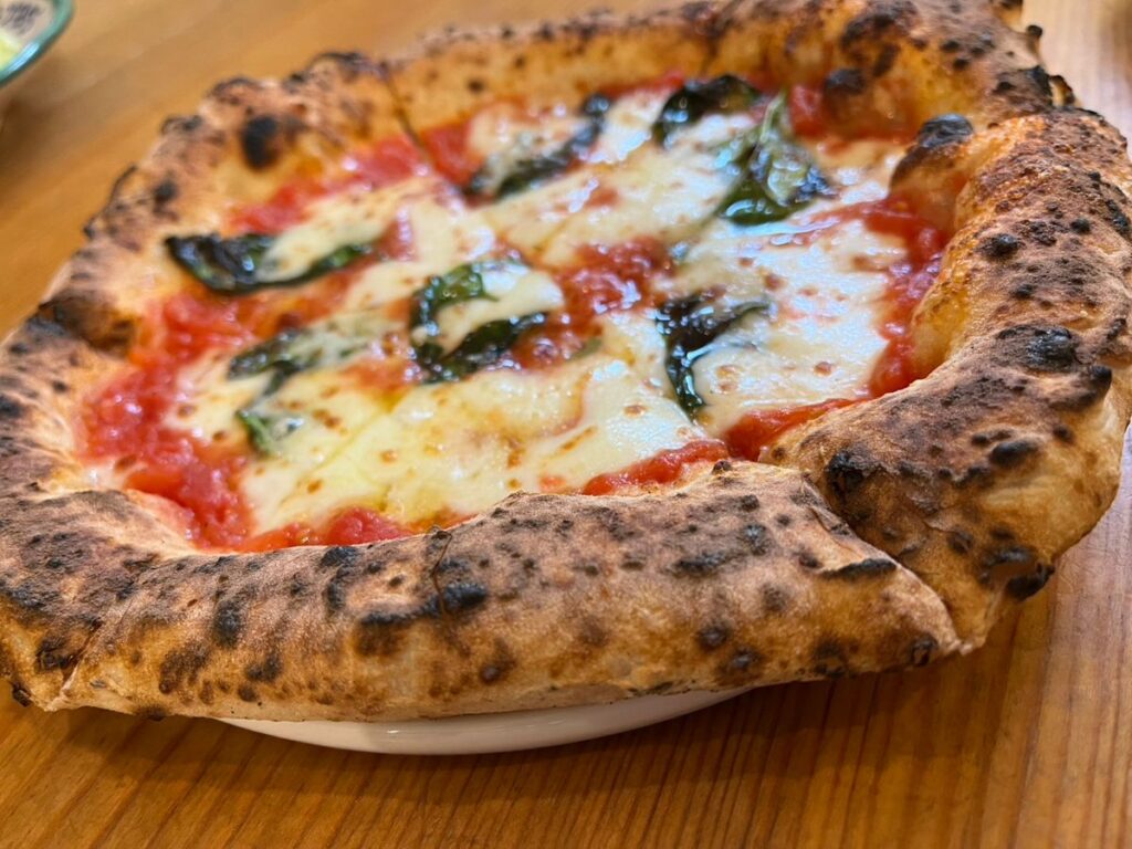 【荒町商店街】新グルメ通りのときめきイタリアン「PIZZERIA BUENOS」 | TRILL【トリル】