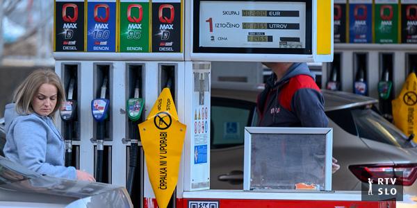 政府は、1日当たりの調剤量を自然人1人当たり50リットル、法人1人当たり200リットルに制限している。