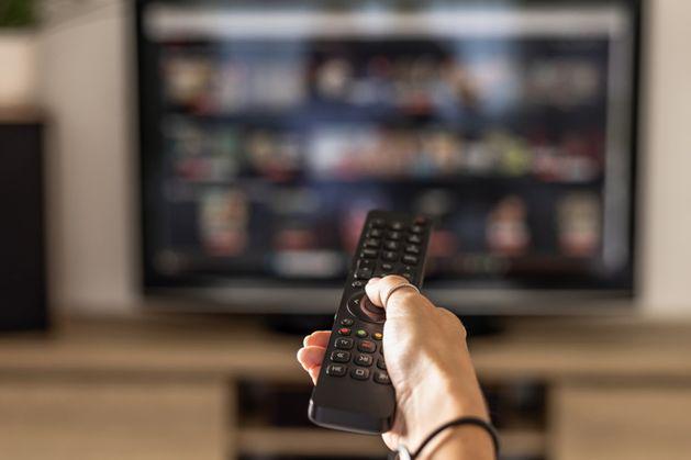 違法な危険なボックスの使用数が急増し、テレビの契約数が大幅に減少