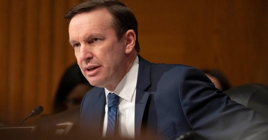 民主党は極秘会見後、トランプ大統領のイラン戦争に警鐘を鳴らす