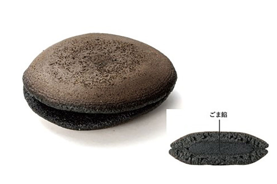 「ごまどら焼き」（227円／松栄堂）※1階おやつのひきだしで販売