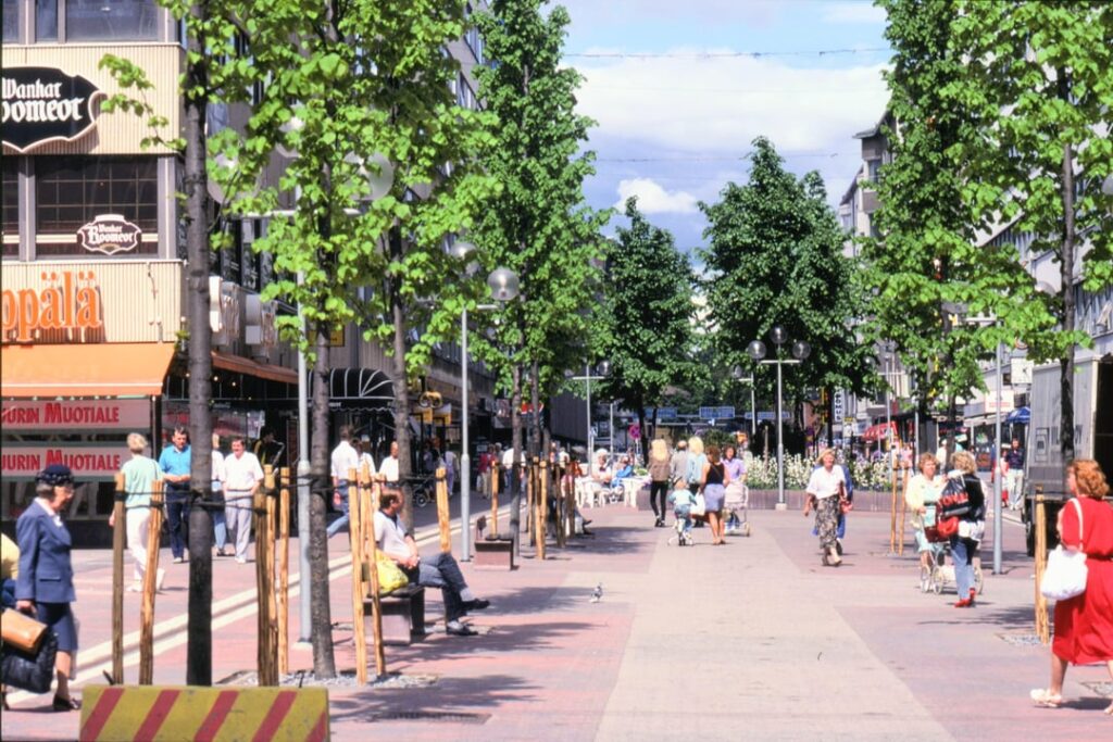 1980 年代、フィンランド、タンペレの歴史的な写真