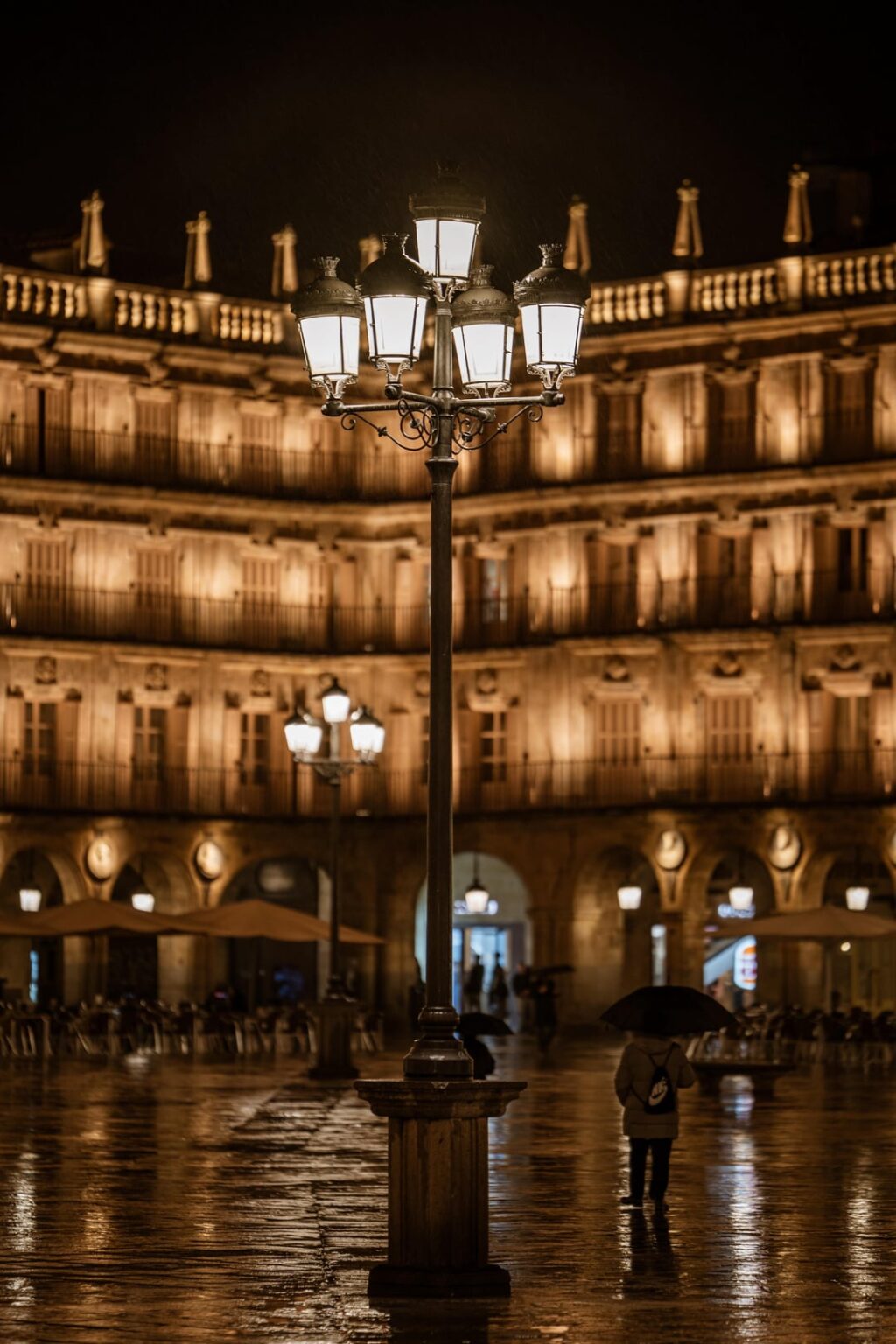 ポルトガルの写真家です。サラマンカを数日間訪れたばかりですが、この中世風の街をとても楽しみました。とても嬉しかったです。いくつかのキャプチャを共有します。ハグ！