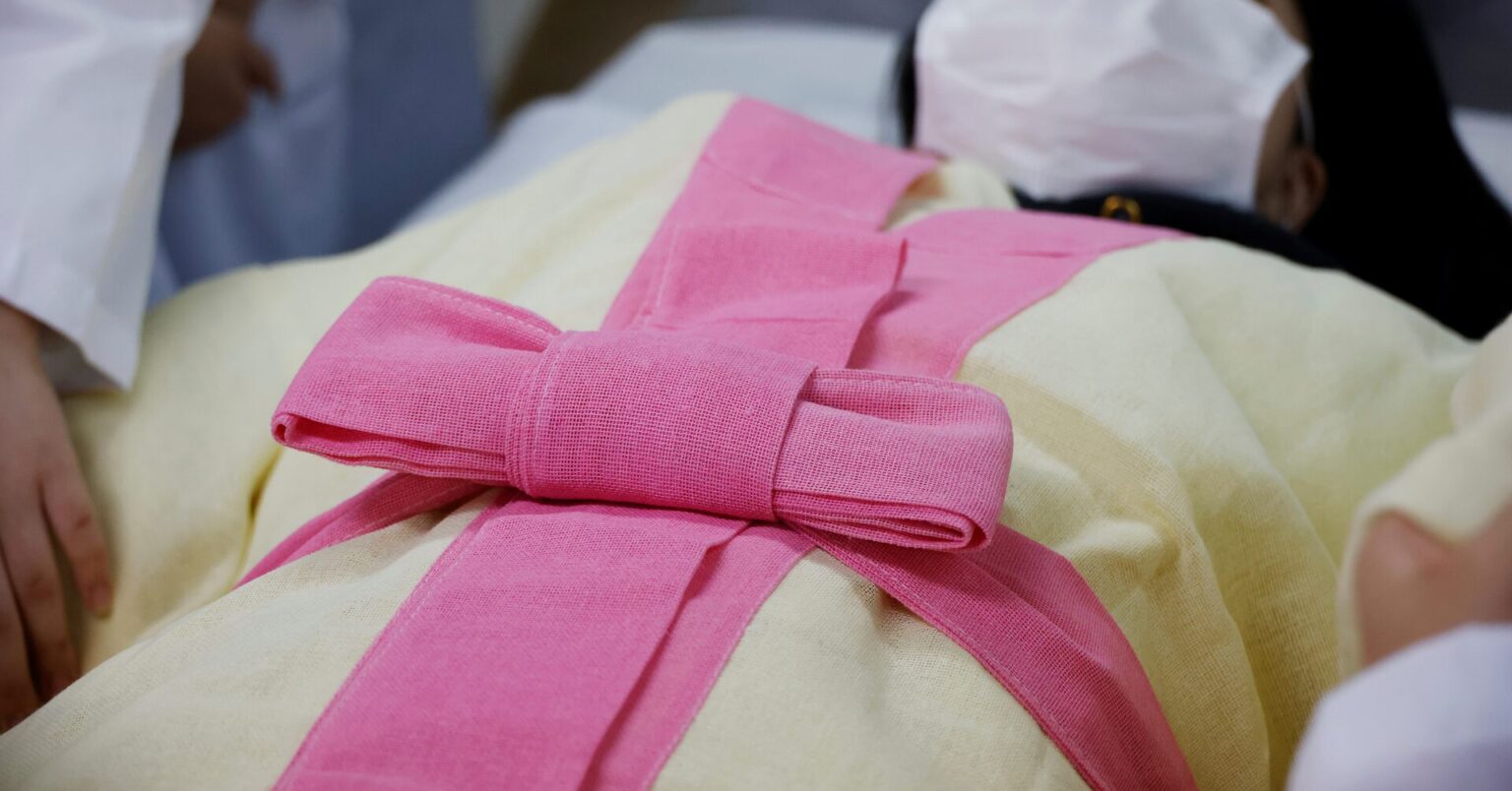 Women handling the dead: More female morticians in South Korea as taboo fades