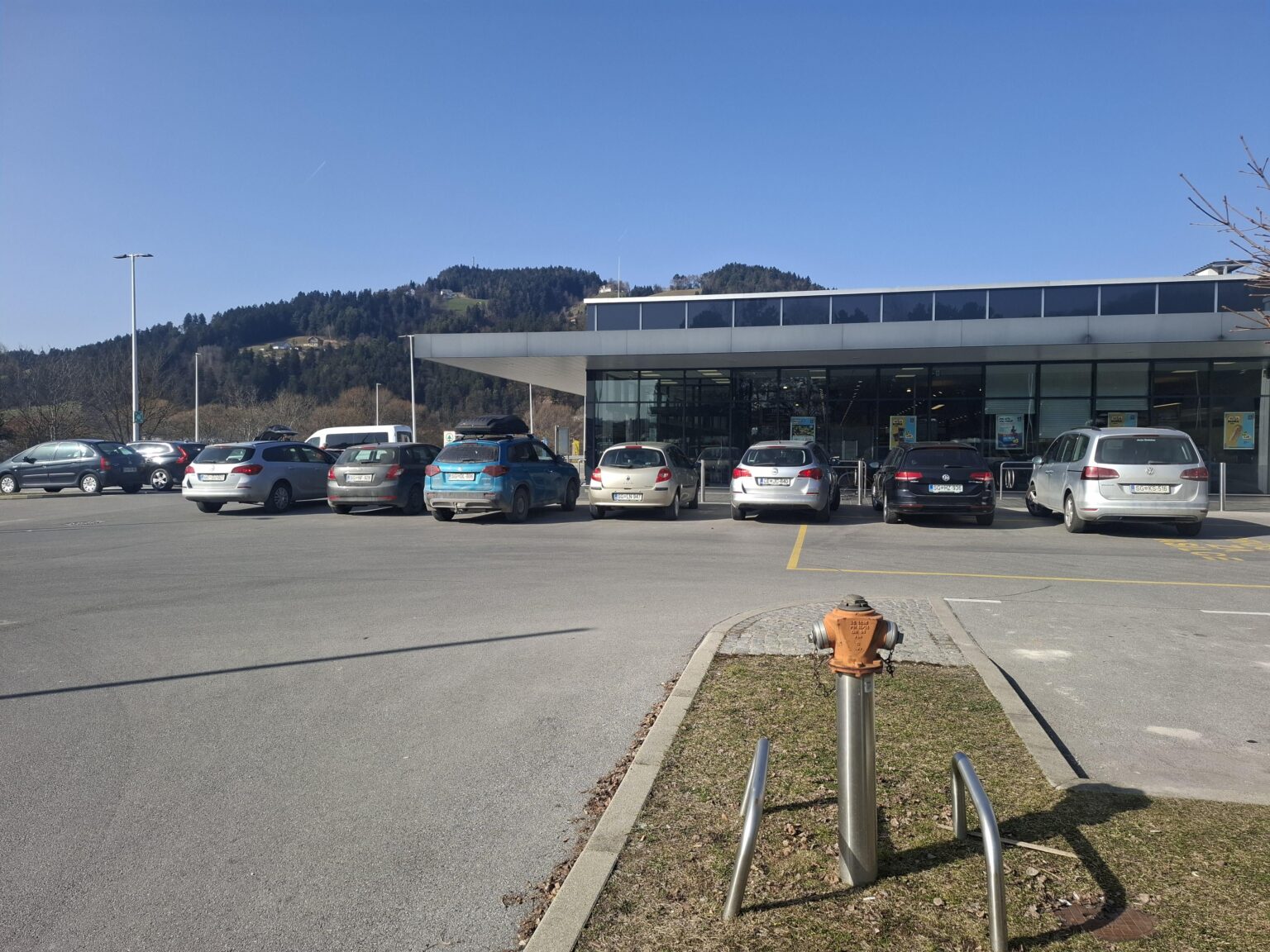 彼らはもう天蓋のことさえ考慮していません😤😤😤