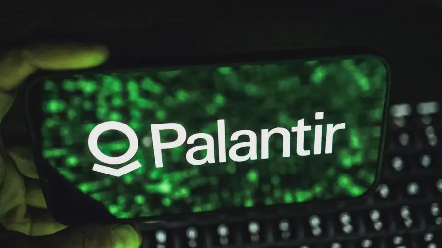 パランティア氏がローマに到着、国防省との機密事項 |グイド・クロセット率いる同省は、最も冷酷なトランピズムの象徴であるテクノグルが所有する、物議を醸しているソフトウェアおよびデータ分析会社パランティアとの関係を確立した。