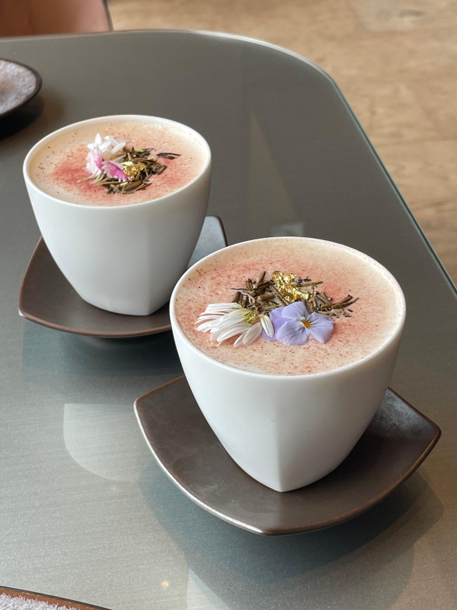 追加料金：1杯 550 円（税込、サービス料 15%別）