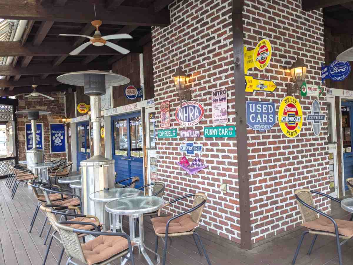 3店舗の中で唯一あるテラス席！これからの暖かい気候には風が心地よさそう