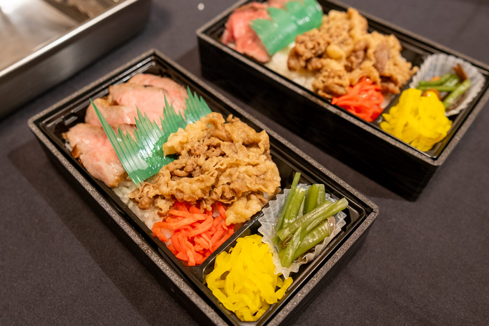 一真「宮崎牛特選赤身2種弁当」1人前 2,900円（税込）