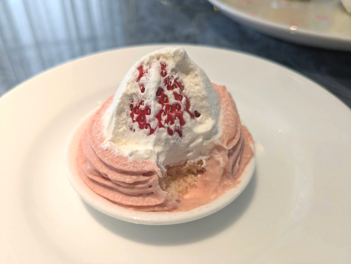 都ホテル 尼崎で女性パティシエによるかわいいが詰まった「ストロベリーアフターヌーンティー」を体験 [画像]