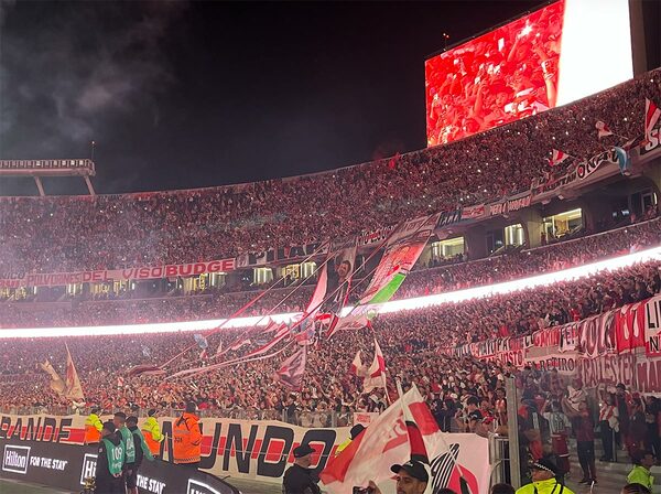 リーベル・プレートVSタジェレス・デ・コルドバのスタジアムの光景。