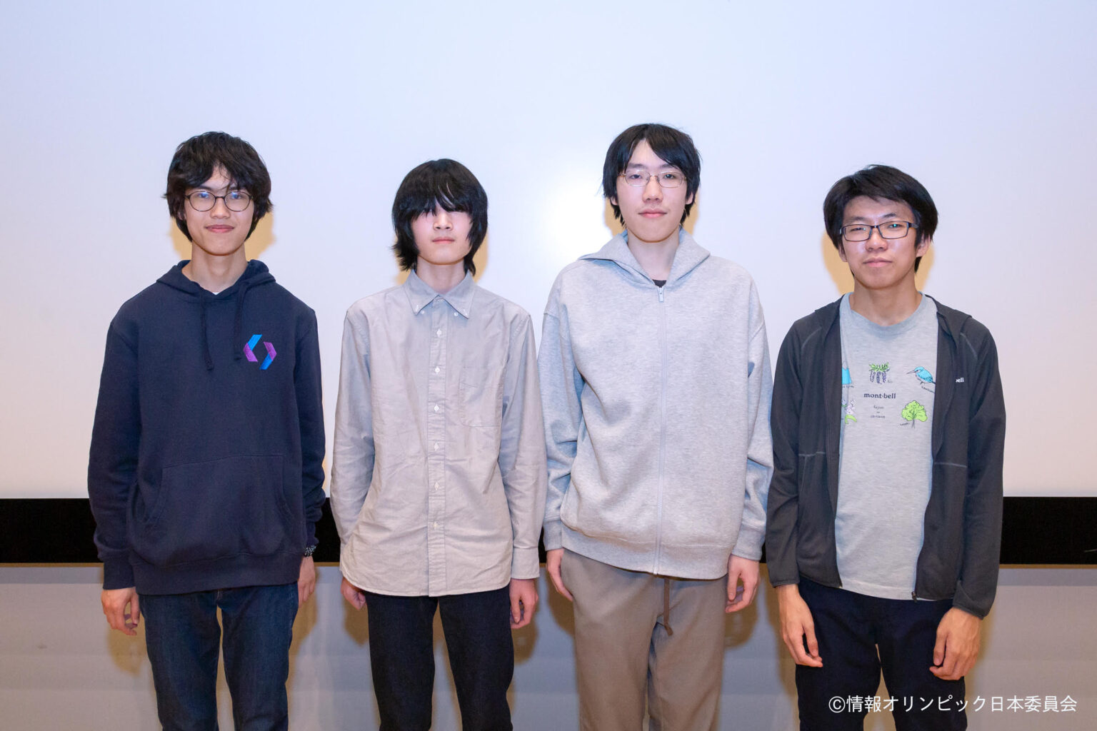 「第38回国際情報オリンピック(IOI 2026)」 「第6回ヨーロッパ女子情報オリンピック(EGOI 2026)」 日本代表選手が決定 IOI 2026日本代表選手 左から 筧さん、辛嶋さん、木村さん、平澤さん