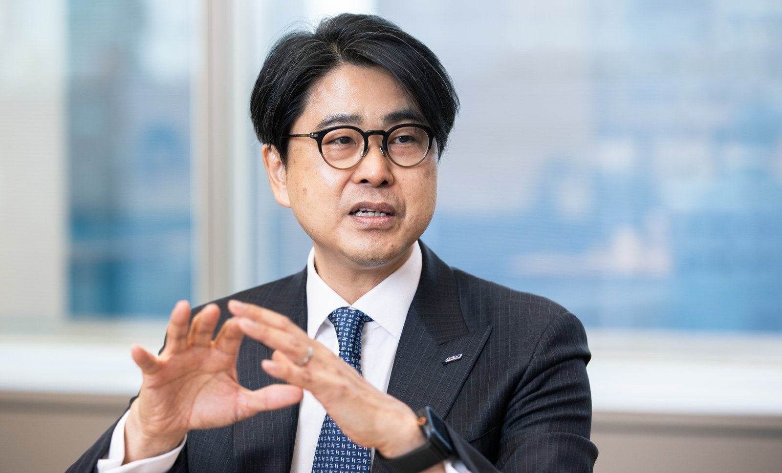 ANAホールディングス　未来創造室デジタル・デザイン・ラボ チーフディレクター　冨満 康之さん　撮影：上田泰世（写真映像部）