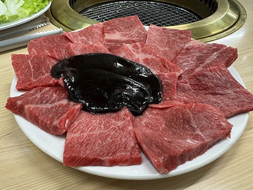 松坂に来たらやはり和牛を食べないと。ちなみに「松阪牛」は「マツサカウシ」と発音するのが正しいそうです