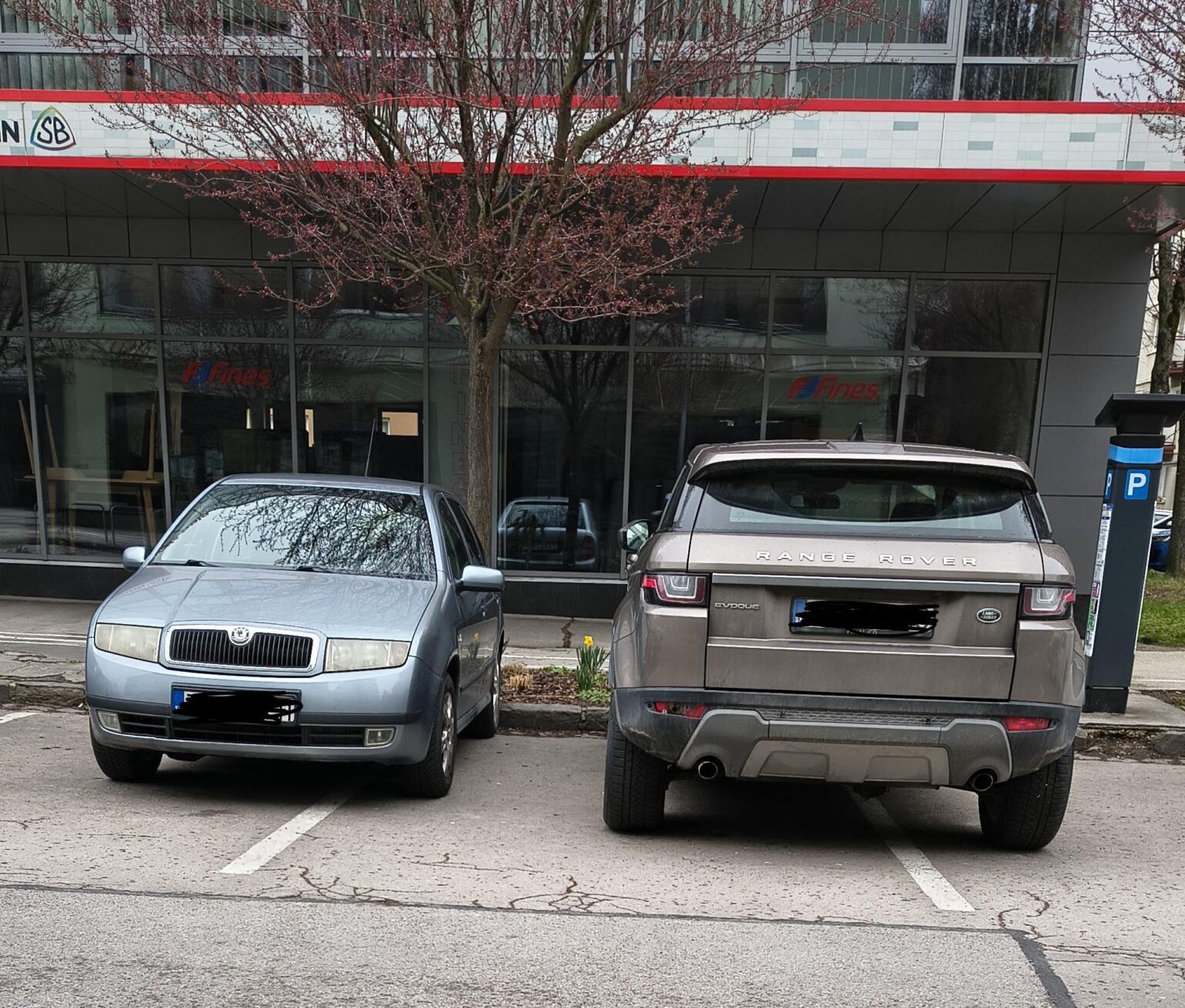 駐車の仕方がわからないと感じたときは、この写真を思い出してください。