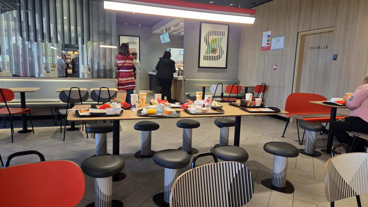 マクドナルドの学生たち