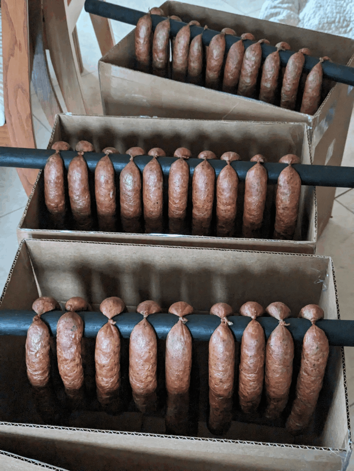 豚肉の価格が下がり、燻製ソーセージを作る時期が来た