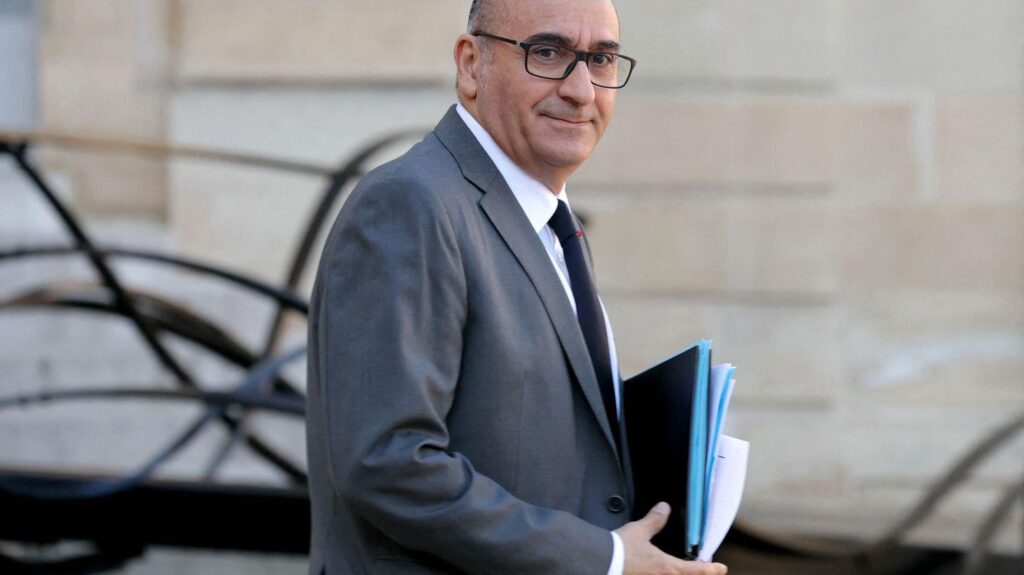 3月8日: 内務省は、宣言された連合行列にネメシス集団が参加することを望まない