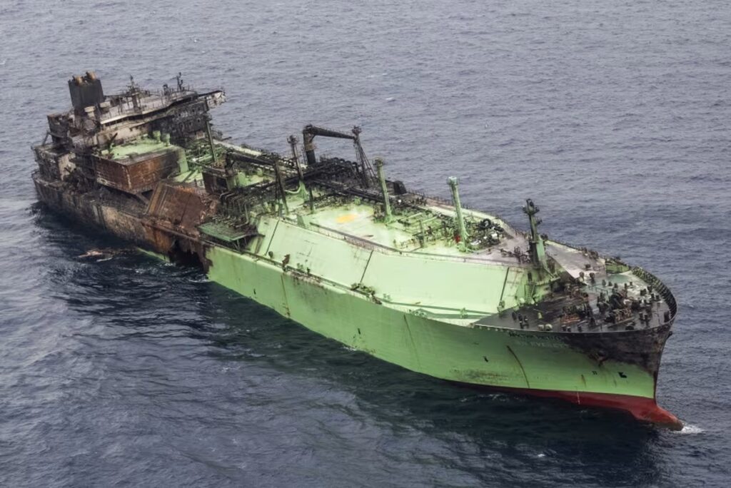 ロシアのタンカーが「時限爆弾」状態、地中海で漂流　ドローン攻撃受けたか - CNN.co.jp