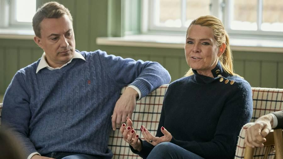 警察のメールで明らかになった：ストージベリの嘘はあまりにもクレイジーである - インガー・ストージベリがTV 2のリアリティ番組「ホイスコレン」で、高速道路から彼女を突き落としようとした男性に罰金を科せられたと主張したのは、あからさまな嘘だった。