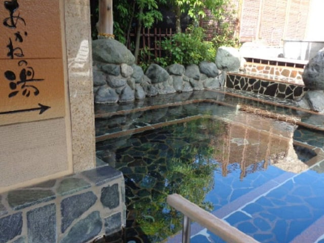 【兵庫県の人気スーパー銭湯】「あかねの湯 姫路南店」は野天風呂や大汗房などを楽しめる。炭酸泉やスタジアムサウナでリラックス