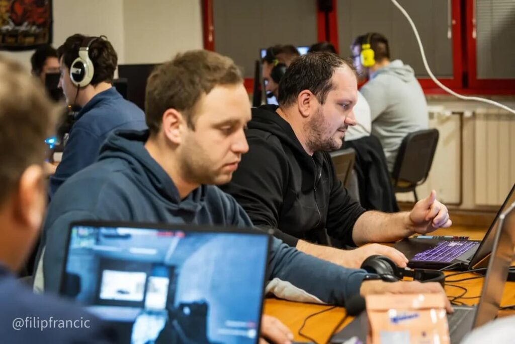 メイムリェでの LAN イベント (21.3)