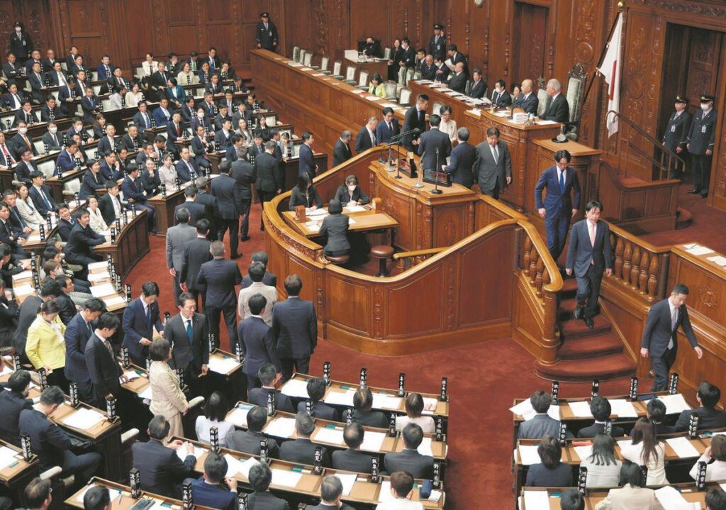 与党が「スピード採決」強行、予算案が衆院通過 選挙で審議入りが遅れても「年度内成立」に猪突猛進 ― 審議時間は大幅短縮、「分科会」はそもそも開かない