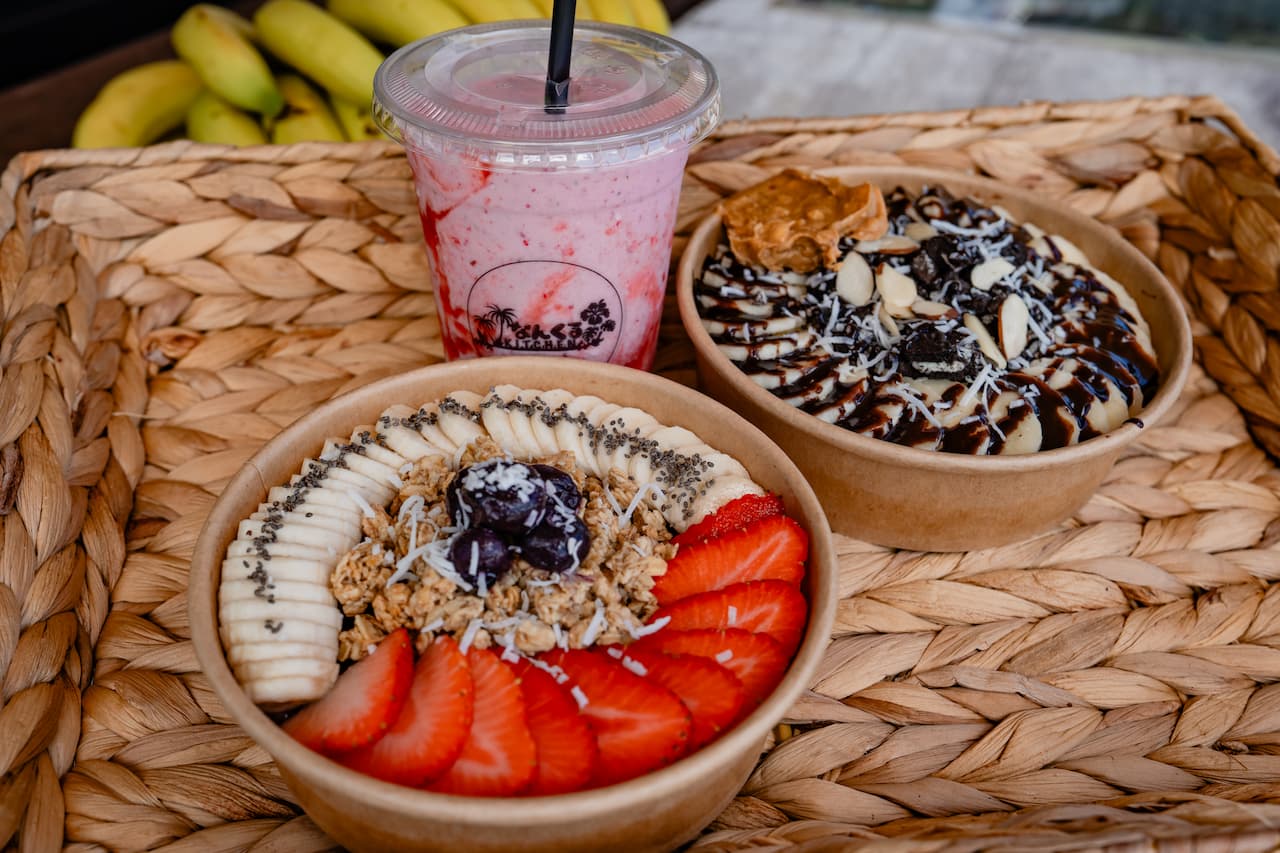 青い空！青い海！アサイーボウルの絶景カフェ「なんくるKITCHEN」（今帰仁村・古宇利島）