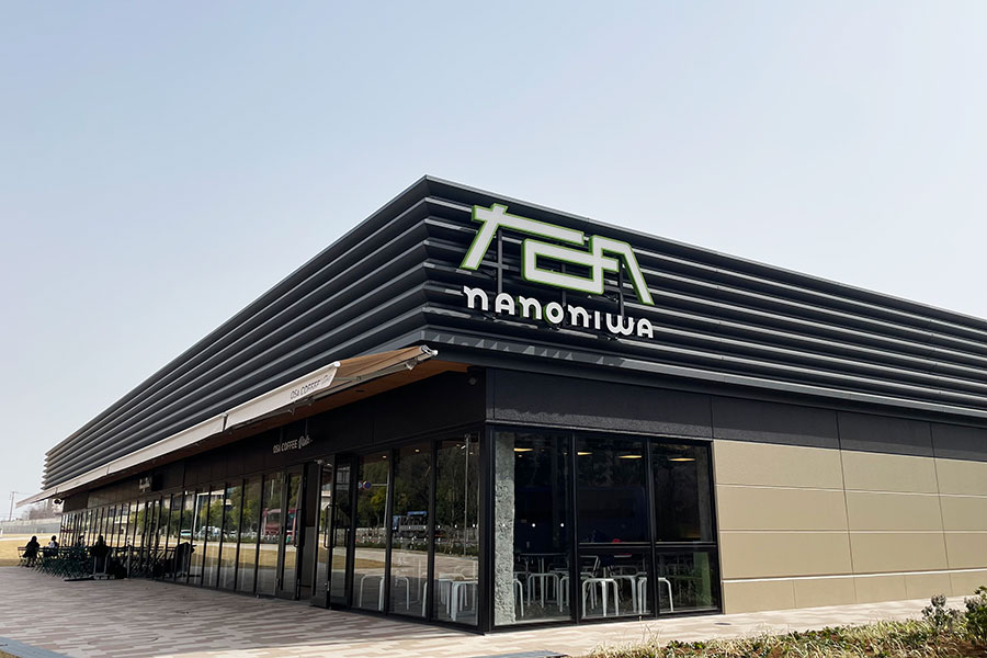 大阪メトロ「谷町四丁目駅」9番出口から、徒歩約1分の商業施設「なノにわ」（大阪市中央区）