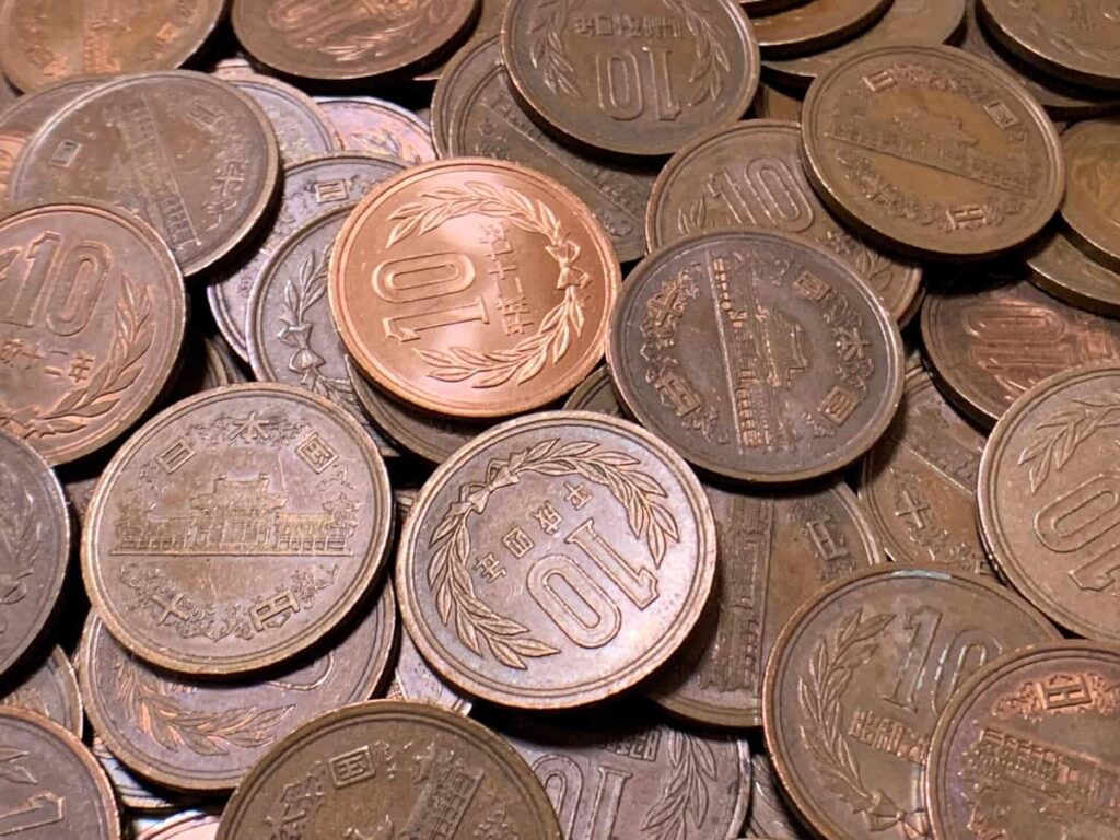 半裸の巨乳女性描いた10円玉、静岡で多数出回る　造幣局「故意の損傷は違法。警察にも届け出て」: J-CAST ニュース