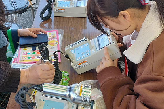 福岡医療技術学部の学生と教員が「おおむた産業フェスタ」に出展しました | 帝京大学 当日の様子01