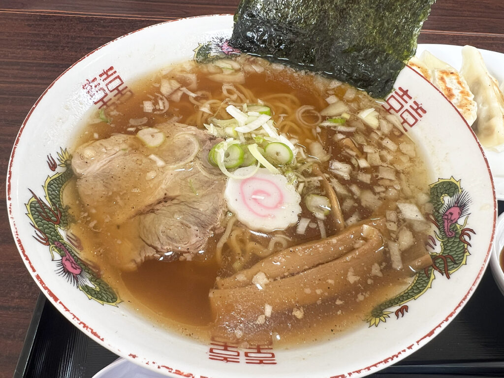 【新潟市江南区】コスパ抜群の人気店『平屋食堂みもざ』がもうすぐ2周年！“6時間以上じっくり煮込んだスープ”は飲み干す旨さ♪ - 地域情報サイト「ガタチラ」