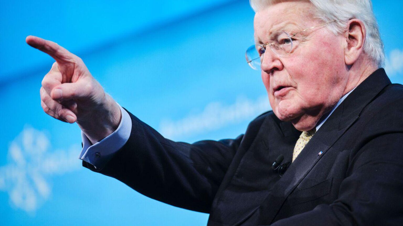 フォンデアライエンをからかう