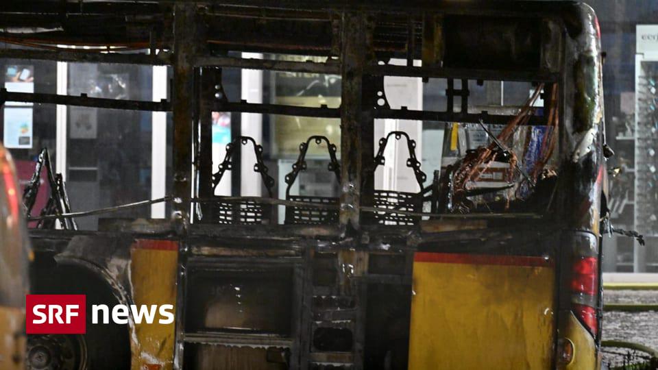 ケルザースFRのポストバス火災で数名が死亡」