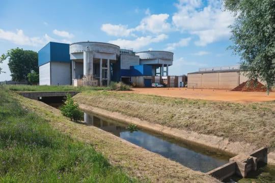 ブラウンズ氏、飲料水保護に関する忌まわしいアドバイスを差し控える